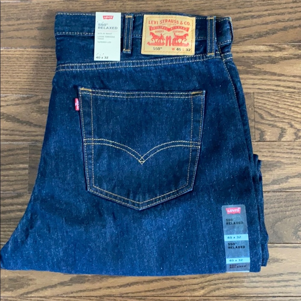 NWT Men’s Levi Jeans 550 Relaxed
